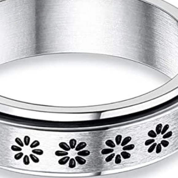 🦋3/$30🦋 Stainless Steel Flower Fidget Spinner Ring Size 9 - Picture 2 of 8